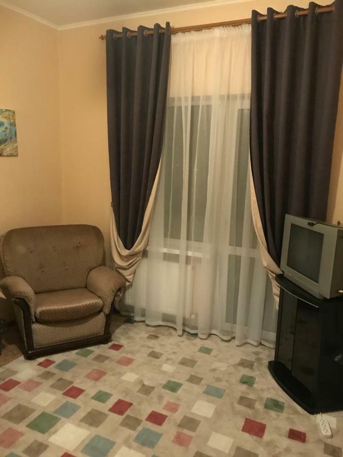 Отель "Natali" Mikolajiv Kültér fotó